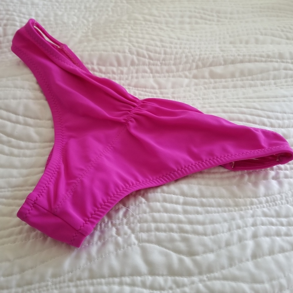 Bikini Set - Picture 2 of 3